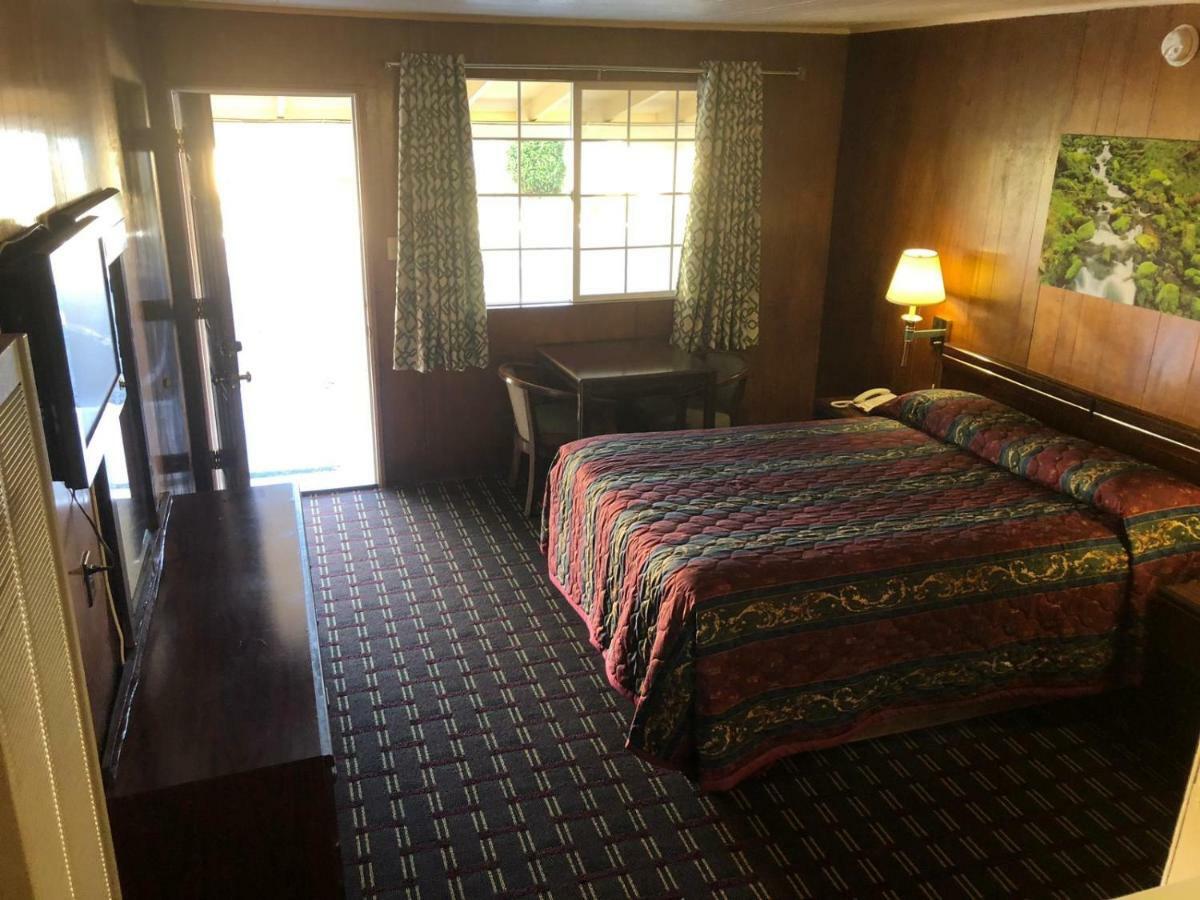 Edgewood Motel Willits Bagian luar foto