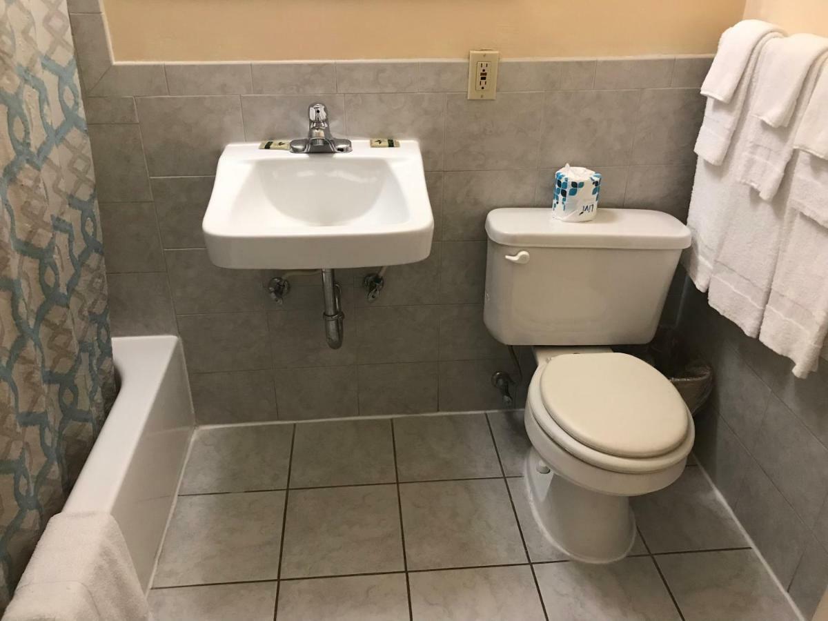 Edgewood Motel Willits Bagian luar foto
